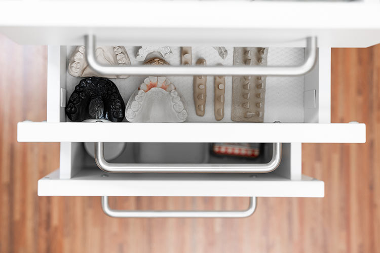 Schubladen Zahnarztschrank